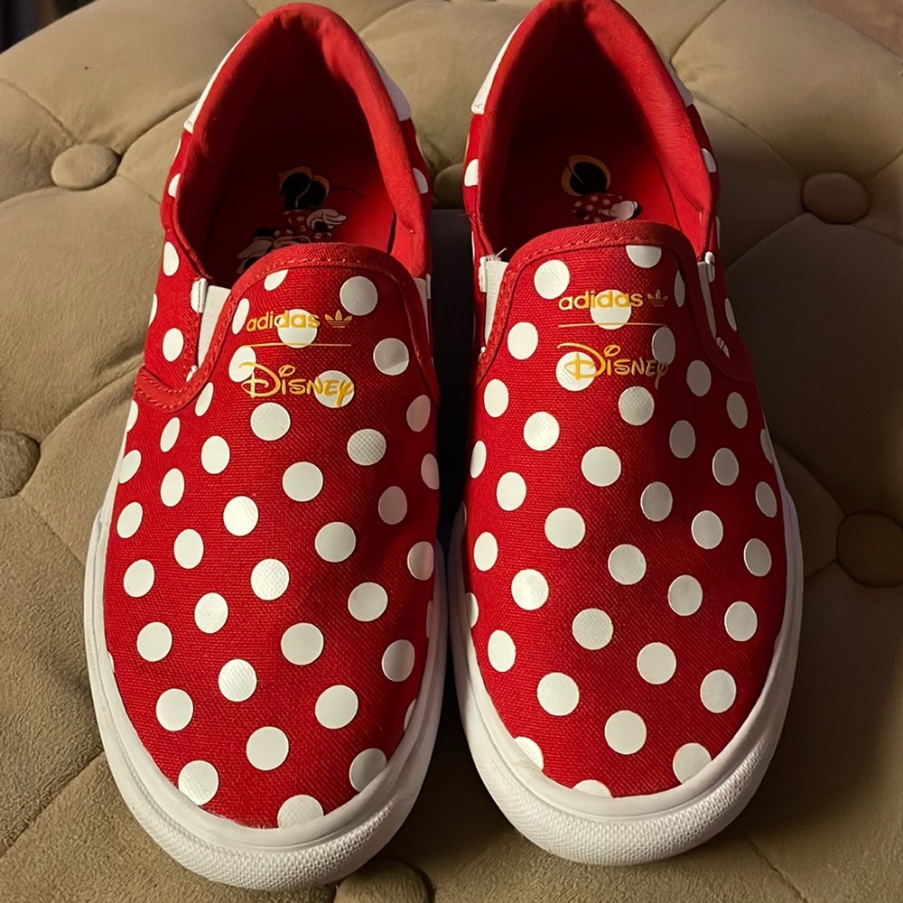 Adidas Minnie Mouse slip on sneakers big kid size 5. Worn only a few times.
